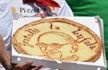 Pizza party for 1500 homeless, Pope Francis celebrates